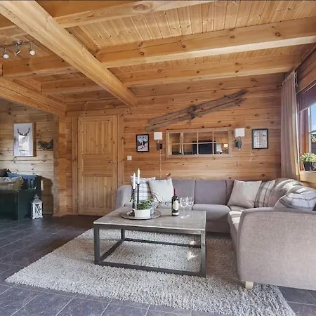 Tradisjonell Laftet Tatil Evi Vrådal